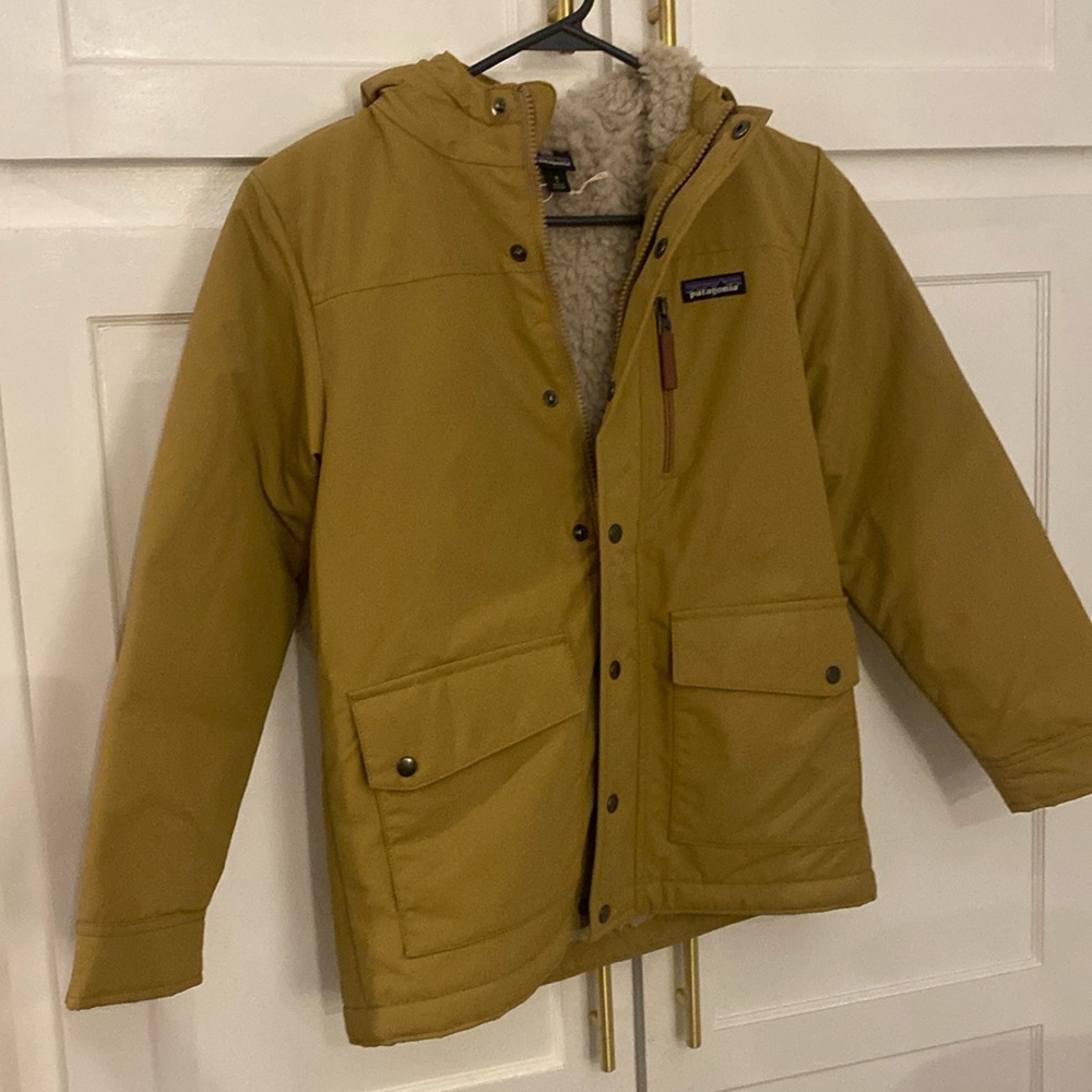 New without tags Patagonia inferno boys  coat size 10 ( medium)